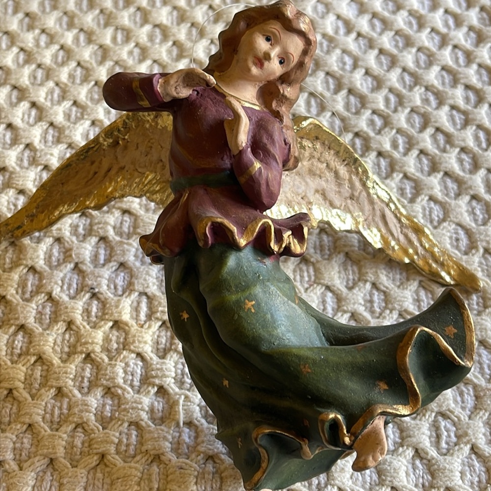 Dept 56 stunning Angel ornament. Whimsical, colorful,detailed. No flaws.